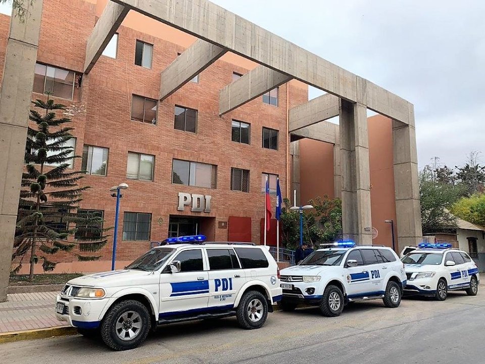/pdi-detiene-en-tiempo-record-a-dos-adolescentes-por-violento-robo-a-adulto
