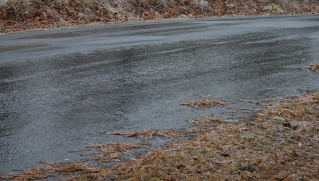 /cuidado-con-el-hielo-negro-el-peligro-invisible-en-las-carreteras-de-la