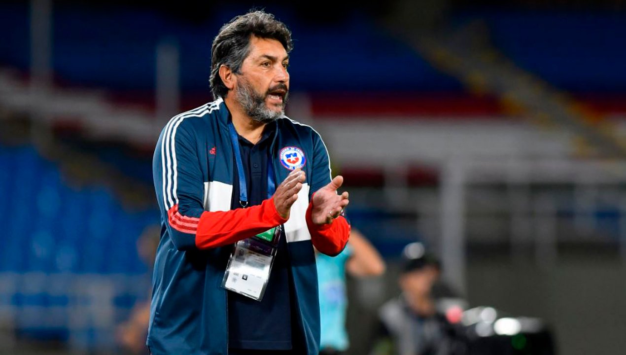 /no-va-mas-jose-letelier-deja-la-banca-de-la-roja-femenina-tras-casi-siete-anos