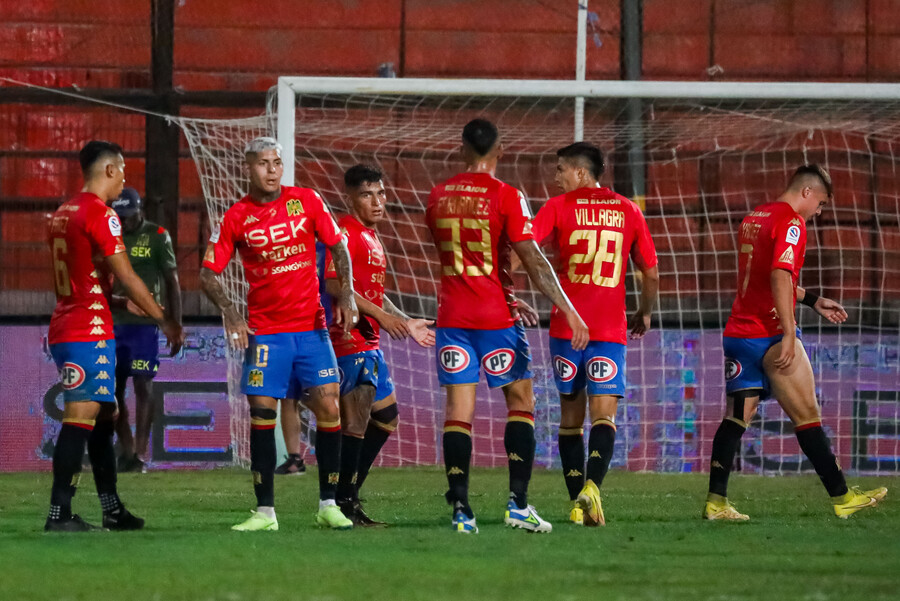 /cuatro-jugadores-en-el-ojo-del-huracan-acto-de-indisciplina-sacude-a-union-espanola