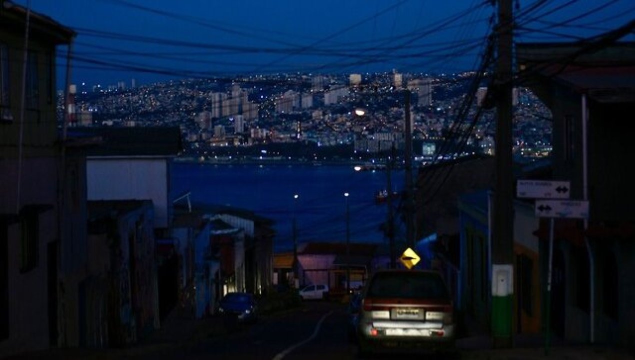 /regionales/region-de-valparaiso/masivo-corte-de-luz-afecto-a-mas-de-20-mil-clientes-en-la-region-de