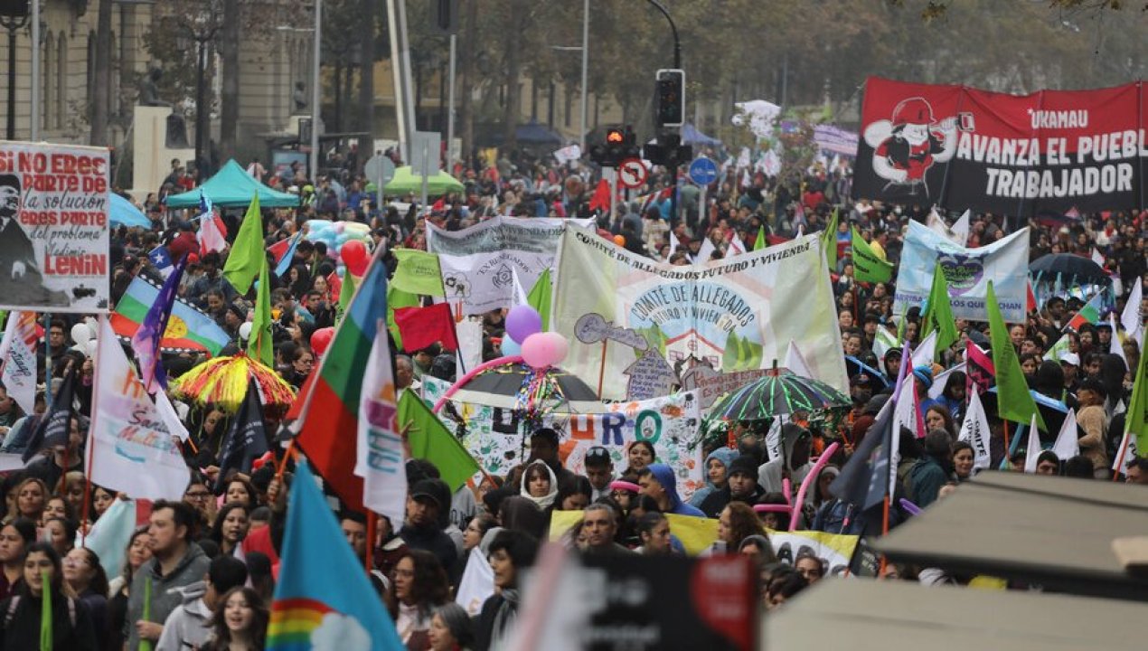 /actualidad/gobierno/kast-acusa-al-partido-comunista-de-agitar-las-calles-y-oposicion-responde