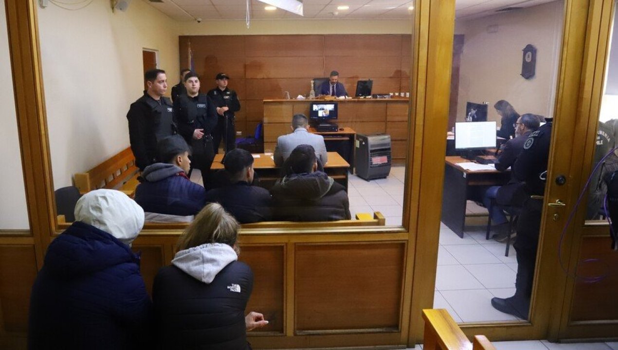 /regionales/region-de-la-araucania/tribunal-condena-a-tres-carabineros-por-apremios-ilegitimos-contra-lonco