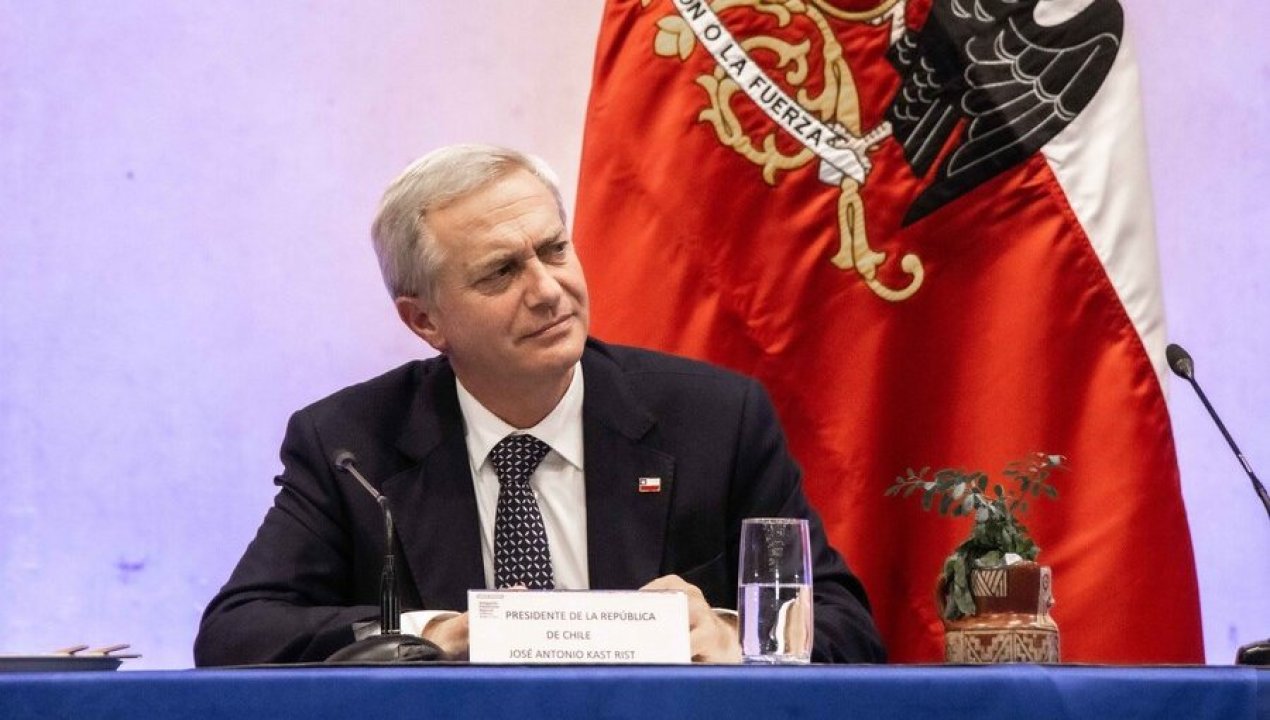 /actualidad/politica/encuesta-cadem-respaldo-al-presidente-jose-antonio-kast-toca-fondo-y-llega