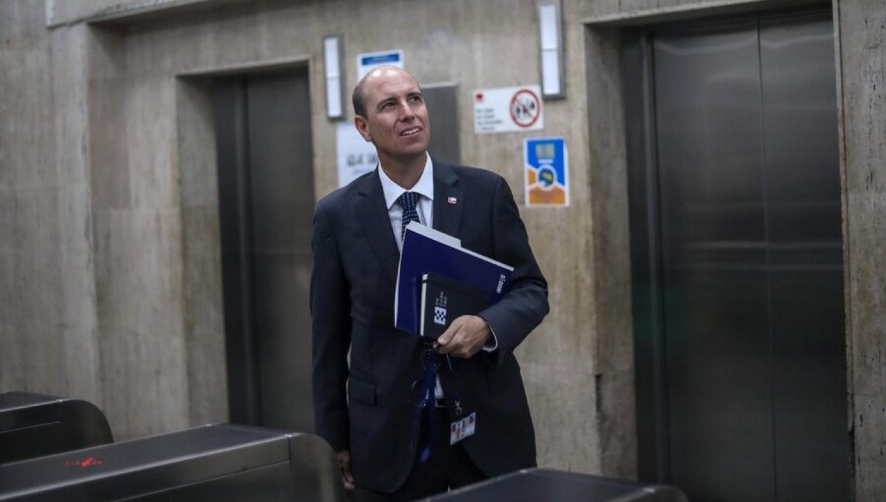 /actualidad/seguridad-ciudadana/tras-ajuste-de-gabinete-ministro-arrau-enfrentara-su-primera-sesion-clave