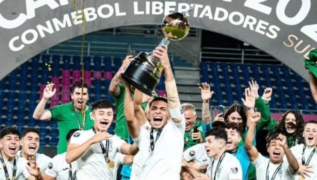 /santiago-wanderers-saco-los-pasajes-en-direccion-al-santiago-bernabeu-la
