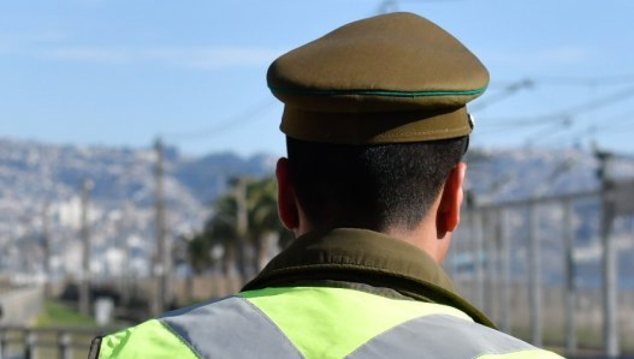 /amplian-detencion-de-cinco-carabineros-investigados-por-allanamientos